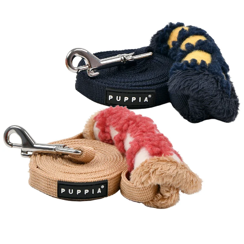  . **Dog paw cream is winter**Stefan Dog Leash