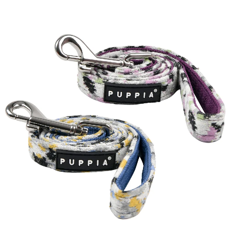  . **Dog bathing brush massage**Huxley Dog Leash