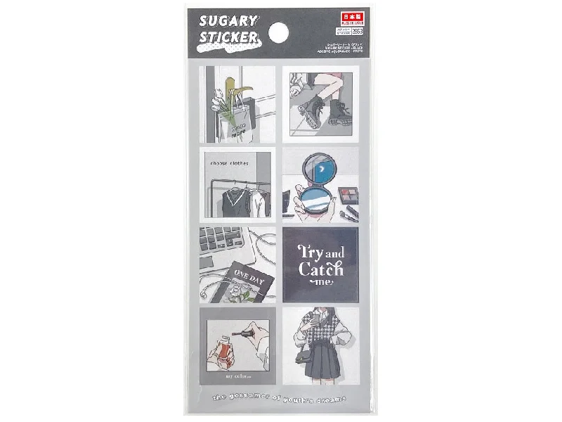 - Teething and chewing toys for puppiesSUGARY STICKER - BLACK