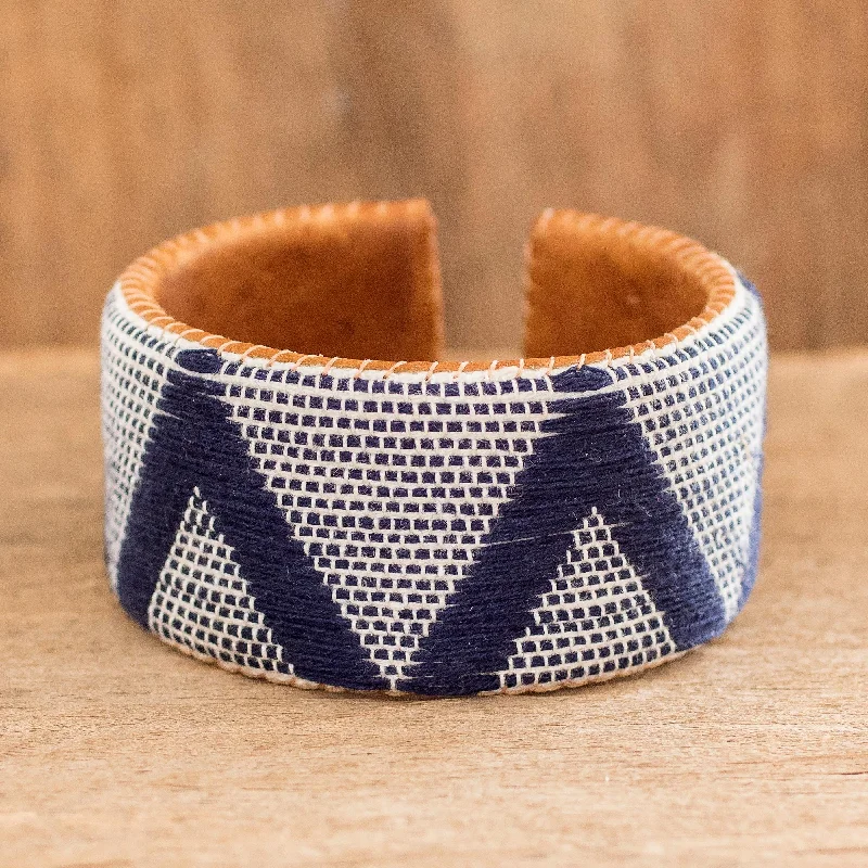 - Pregnant cat delivery room warming boxComalapa Highlands in Blue Artisan Crafted Blue and White Bracelet - Pregnant cat delivery room warming boxComalapa Highlands in Blue Artisan Crafted Blue and White Bracelet