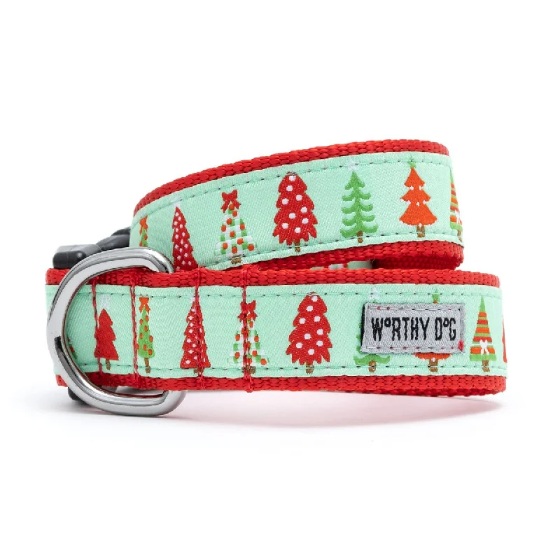  . **Pet nail clippers with LED lights**Holiday Trees Dog Collar Green
