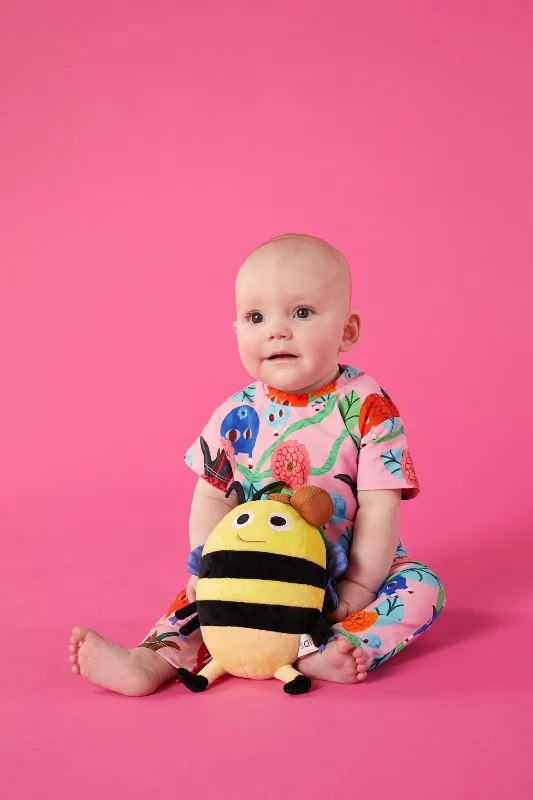 - Pet tear stain cleaning wipesBusy Bee Soft Toy