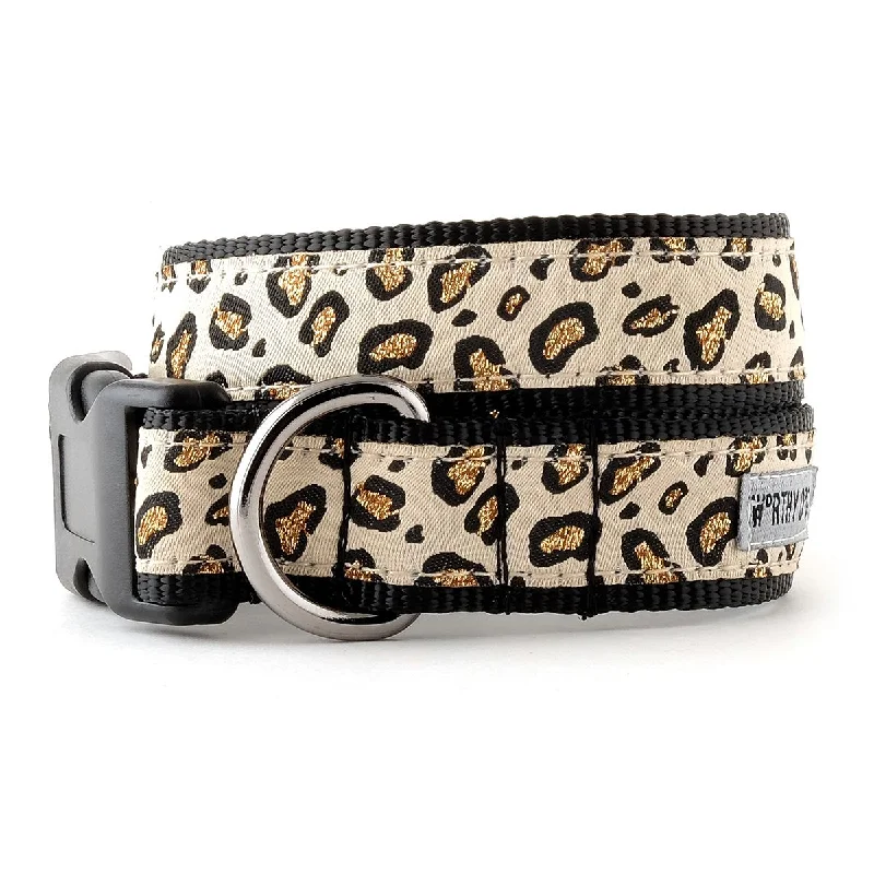  . **Dog snack bag is portable**Cheetah Dog Collar