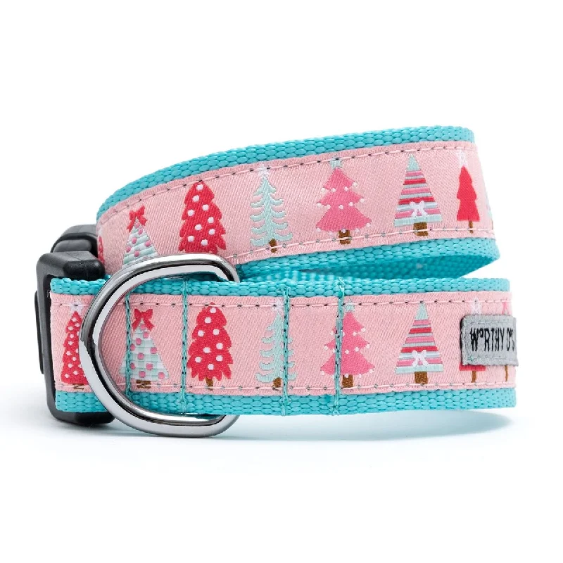  . **Pet comb to remove loose hair**Holiday Trees Dog Collar Pink