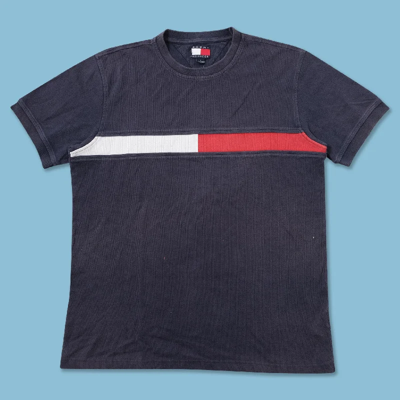 ---Vintage Tommy Hilfiger T-Shirt Medium